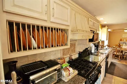 47026 Rosemary, Macomb, MI 48044 photo 8