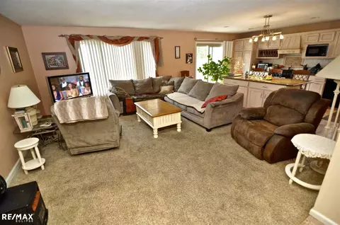 47026 Rosemary, Macomb, MI 48044 photo 10