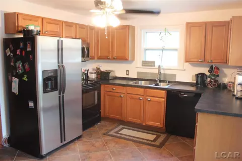 336 Budlong, Adrian, MI 49221 photo 6