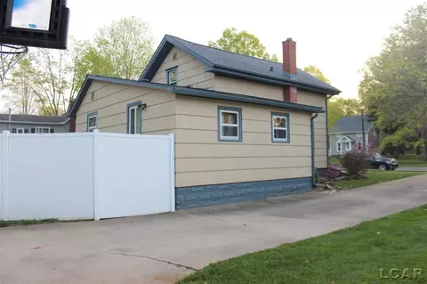336 Budlong, Adrian, MI 49221 photo 3