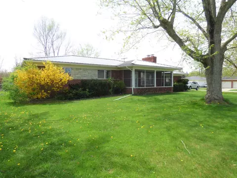 200 E Park, Capac, MI 48014 photo 2