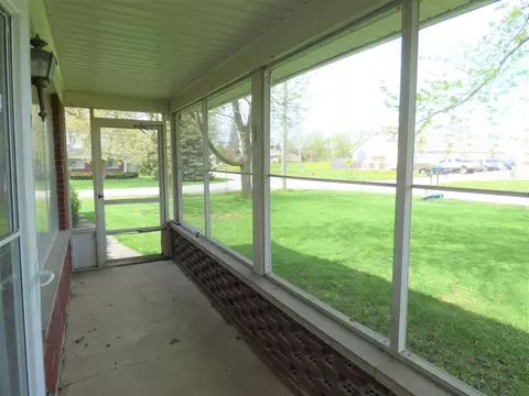 200 E Park, Capac, MI 48014 photo 3
