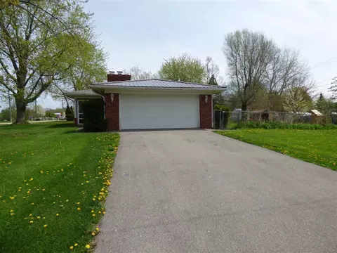 200 E Park, Capac, MI 48014 photo 5