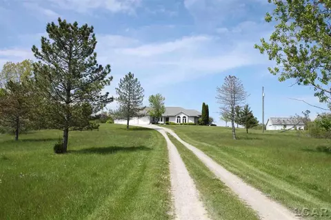 2700 E Munger, Tecumseh, MI 49286 photo 2