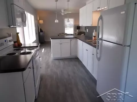 1613 E Sugnet, Midland, MI 48642 photo 6