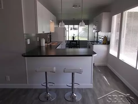 1613 E Sugnet, Midland, MI 48642 photo 2