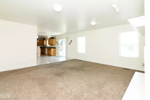 64833 North, Ray, MI 48096 photo 12