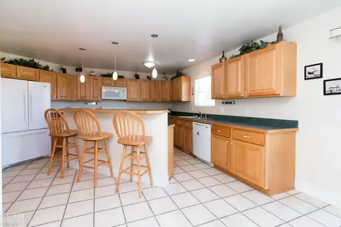64833 North, Ray, MI 48096 photo 6