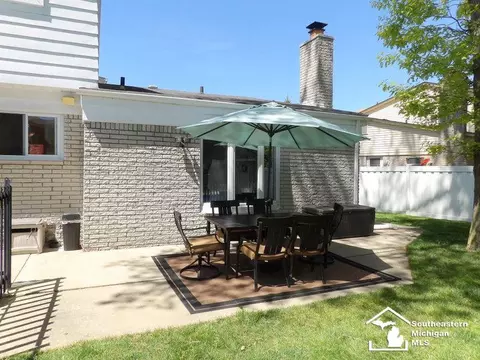 19379 Brandywine, Riverview, MI 48193 photo 6