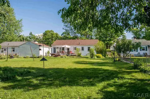 962 Vine, Adrian, MI 49221 photo 8