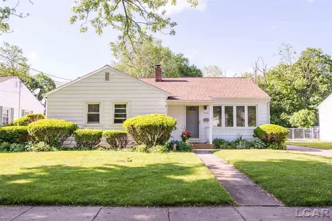 962 Vine, Adrian, MI 49221 photo 1
