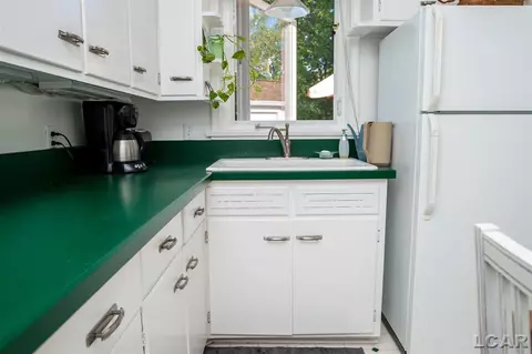 962 Vine, Adrian, MI 49221 photo 22