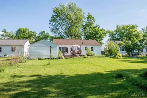 962 Vine, Adrian, MI 49221 photo 9