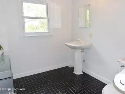 1805 S Bartlett, Saint Clair, MI 48079 photo 15