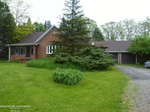 1805 S Bartlett, Saint Clair, MI 48079 photo 1