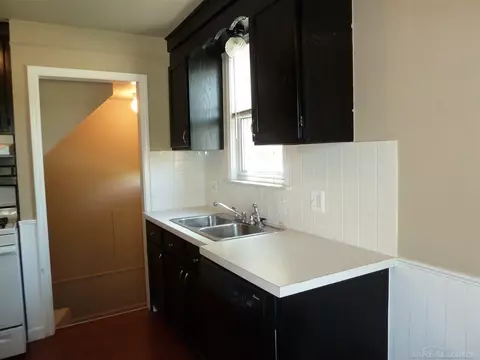 17100 Stephens, Eastpointe, MI 48021 photo 3