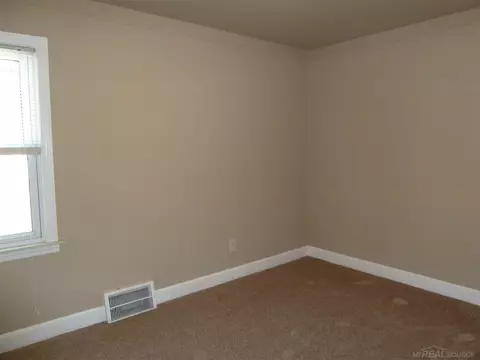 17100 Stephens, Eastpointe, MI 48021 photo 7