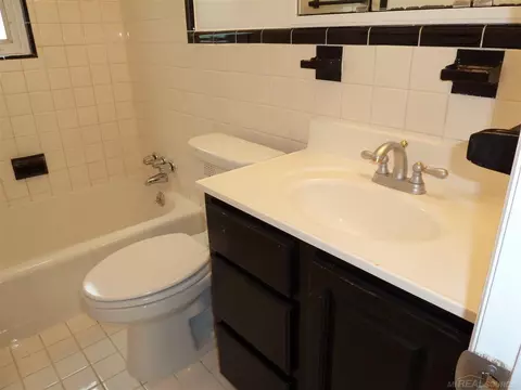 17100 Stephens, Eastpointe, MI 48021 photo 9