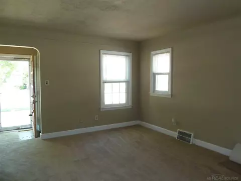 17100 Stephens, Eastpointe, MI 48021 photo 6