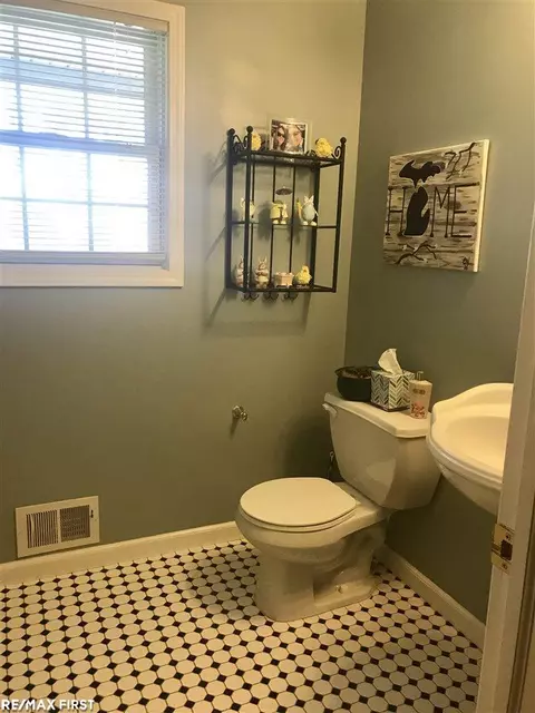 72 High, Clawson, MI 48017 photo 18