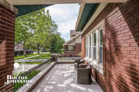 855 Saint Clair, Grosse Pointe, MI 48230 photo 3
