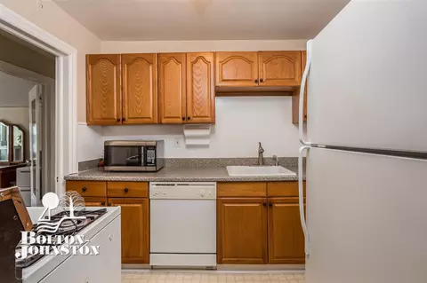 855 Saint Clair, Grosse Pointe, MI 48230 photo 29