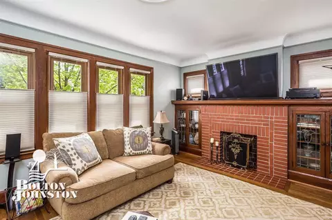 855 Saint Clair, Grosse Pointe, MI 48230 photo 5