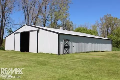 10176 Puttygut, Casco, MI 48064 photo 6