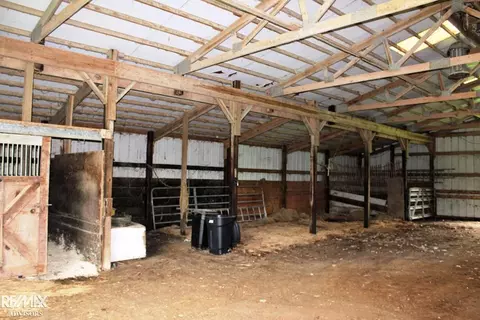 10176 Puttygut, Casco, MI 48064 photo 9
