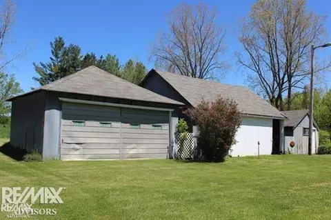 10176 Puttygut, Casco, MI 48064 photo 5