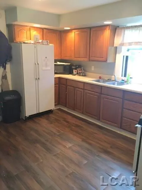 1108 E Maple, Adrian, MI 49221 photo 9