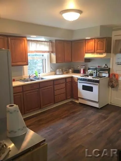 1108 E Maple, Adrian, MI 49221 photo 10