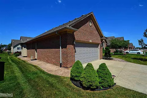 45347 Pentwater, Macomb, MI 48044 photo 2
