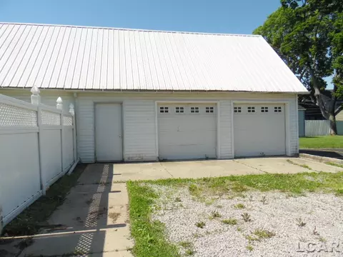 118 E Hunt, Adrian, MI 49221 photo 13