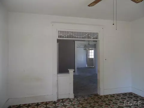 118 E Hunt, Adrian, MI 49221 photo 3