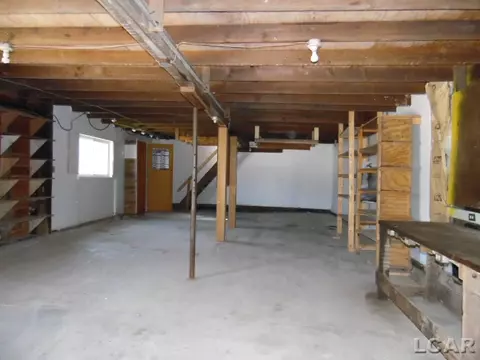 118 E Hunt, Adrian, MI 49221 photo 14
