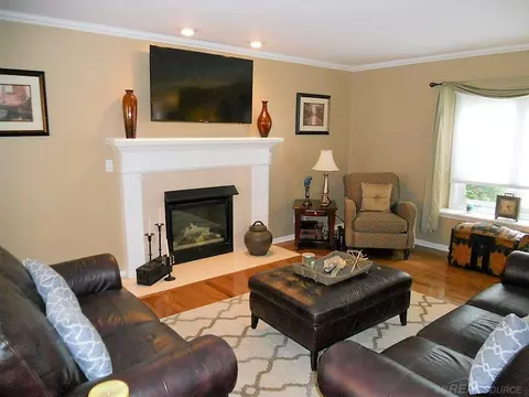 49082 Deerfield, Macomb Twp, MI 48044 photo 12