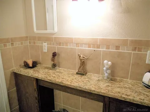 49082 Deerfield, Macomb Twp, MI 48044 photo 48