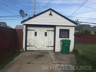 22046 Cushing, Eastpointe, MI 48021 photo 3