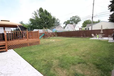 928 E Brickley, Hazel Park, MI 48030 photo 23