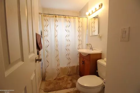 928 E Brickley, Hazel Park, MI 48030 photo 9