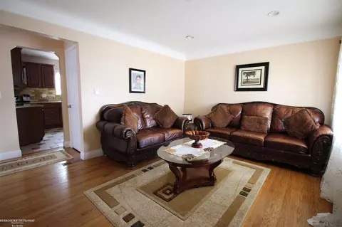 928 E Brickley, Hazel Park, MI 48030 photo 4