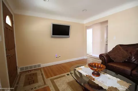 928 E Brickley, Hazel Park, MI 48030 photo 6