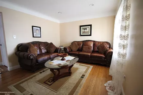 928 E Brickley, Hazel Park, MI 48030 photo 5