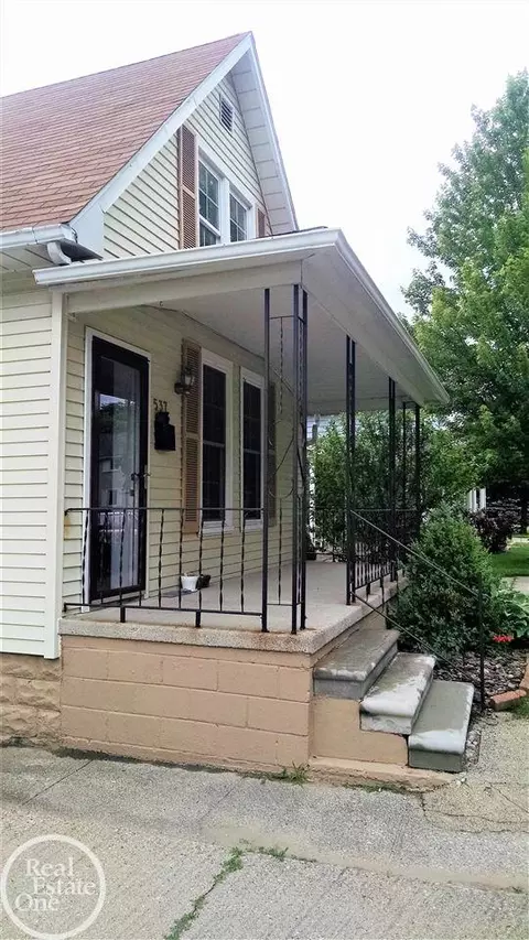 537 N 4th, Saint Clair, MI 48079 photo 4