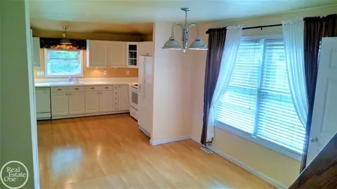 537 N 4th, Saint Clair, MI 48079 photo 9