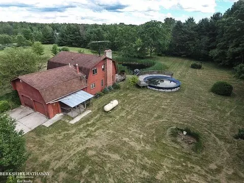 2170 Allington, Saint Clair, MI 48079 photo 2