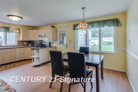 4803 E Riv, Freeland, MI 48623 photo 7