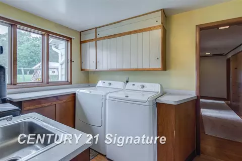 4803 E Riv, Freeland, MI 48623 photo 12
