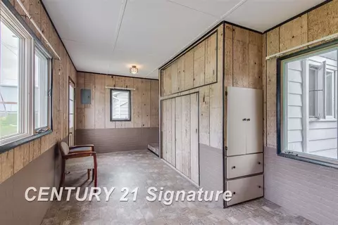 4803 E Riv, Freeland, MI 48623 photo 13